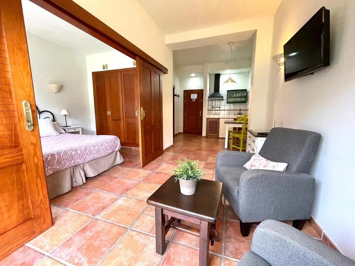 Apartamentos Los Telares Hermigua Spain